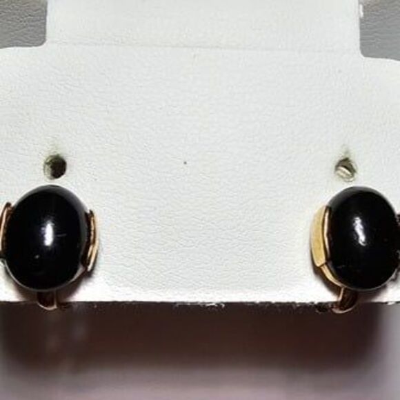 Vintage Dainty Gold Tone and Black Cabachon Clip-On Earrings - Picture 3 of 3